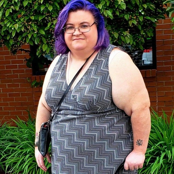 Meet your Posher, Anna - Picture 2 of 2